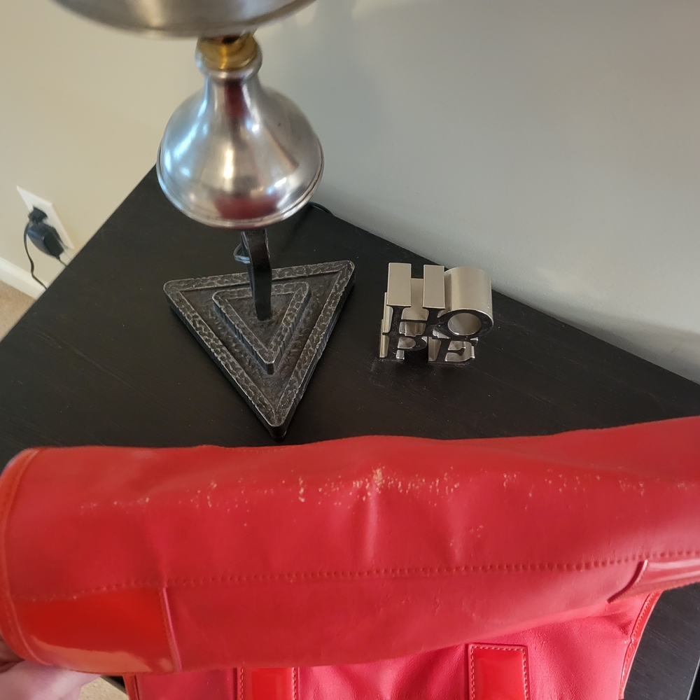 Tory Burch Red Shoulder Bag with Circular Emblem - Picture 9 of 9